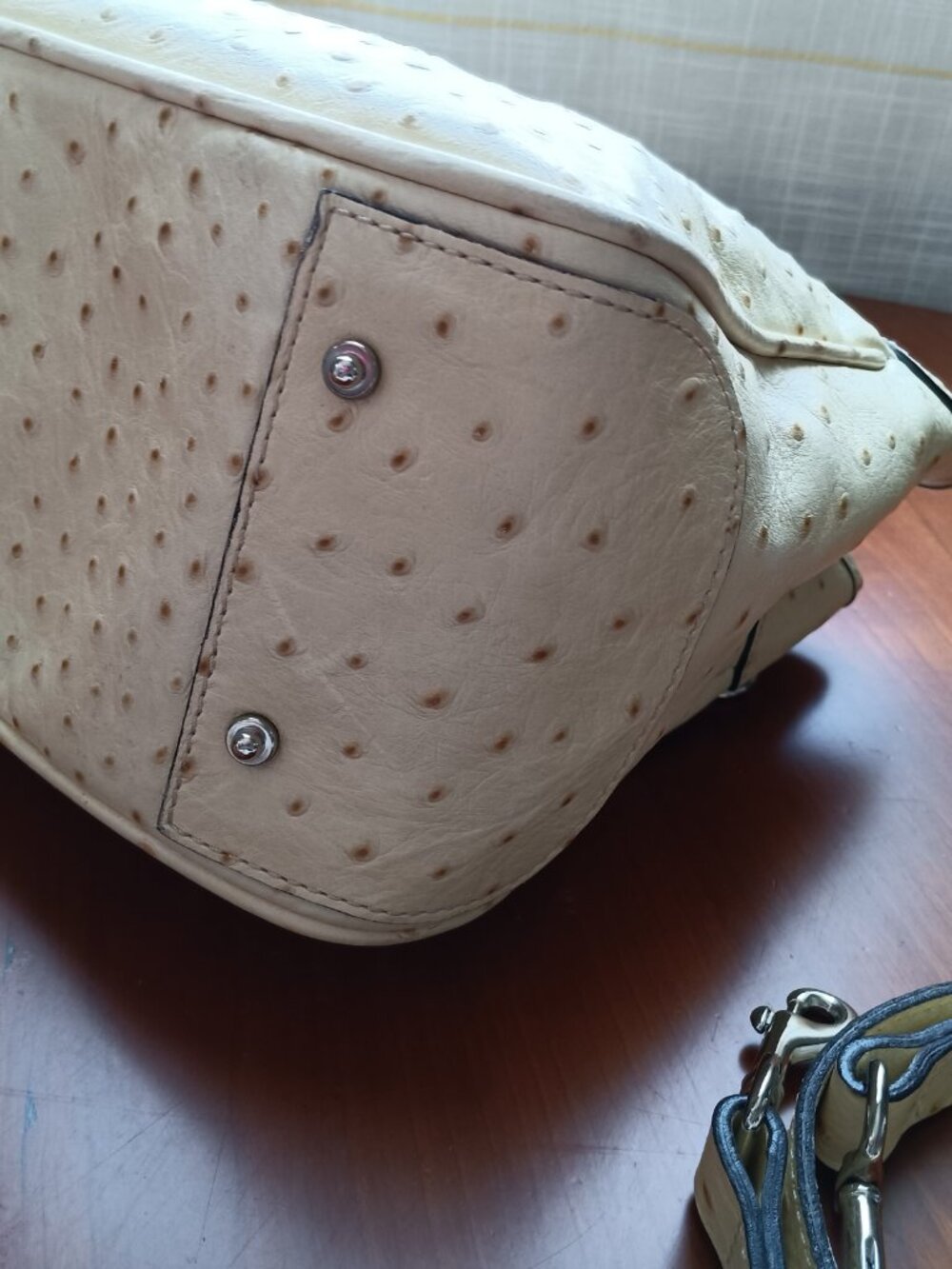 EUC Dooney & Bourke Small Buttercream Yellow Ostrich Satchel - Picture 7 of 16